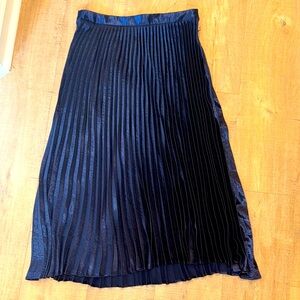Gorgeous navy satin pleated Express midi skirt